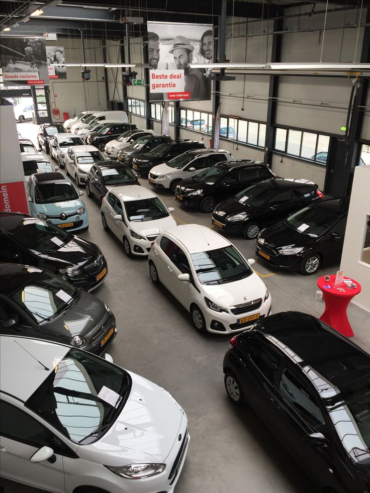 Bank seized vehicles showroom